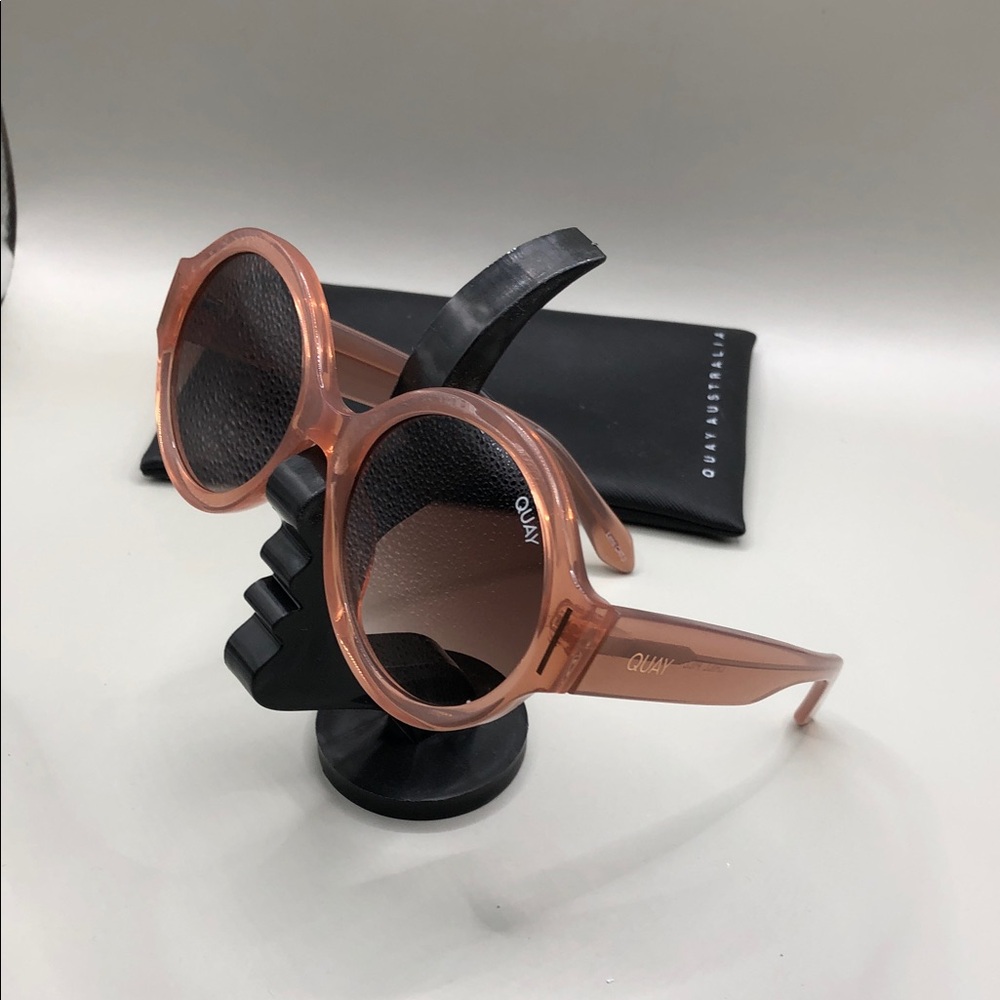 Quay Australia Translucent Rose Round Sunglasses